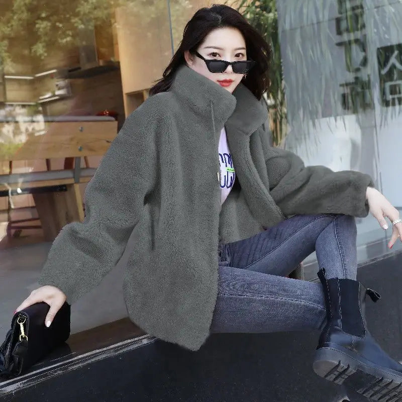 Elodie Plush™ – Soft Winter Zip Overcoat